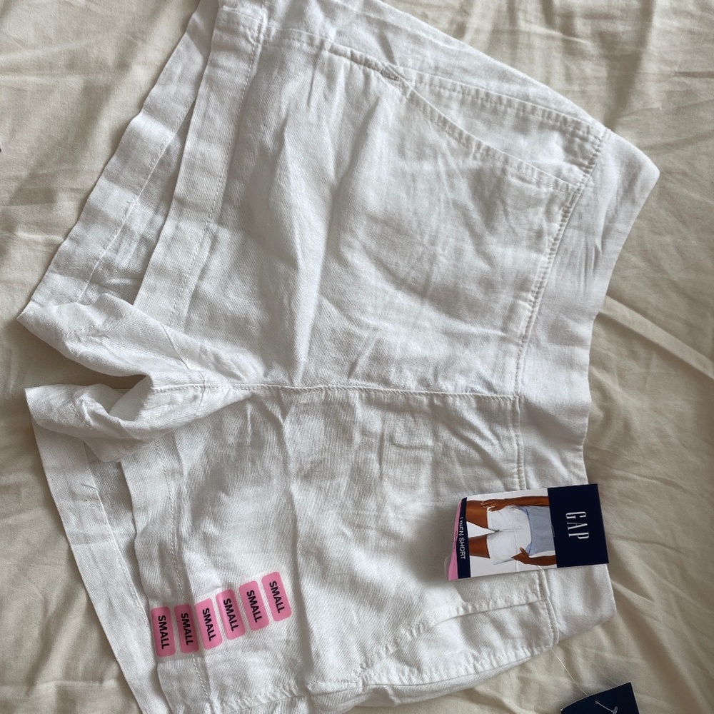 White GAP Shorts